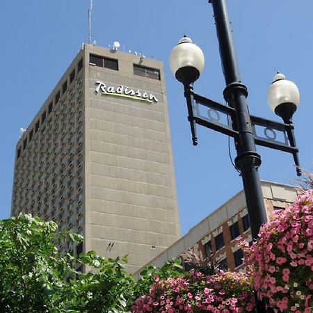 Radisson Hotel Winnipeg Downtown Exterior photo
