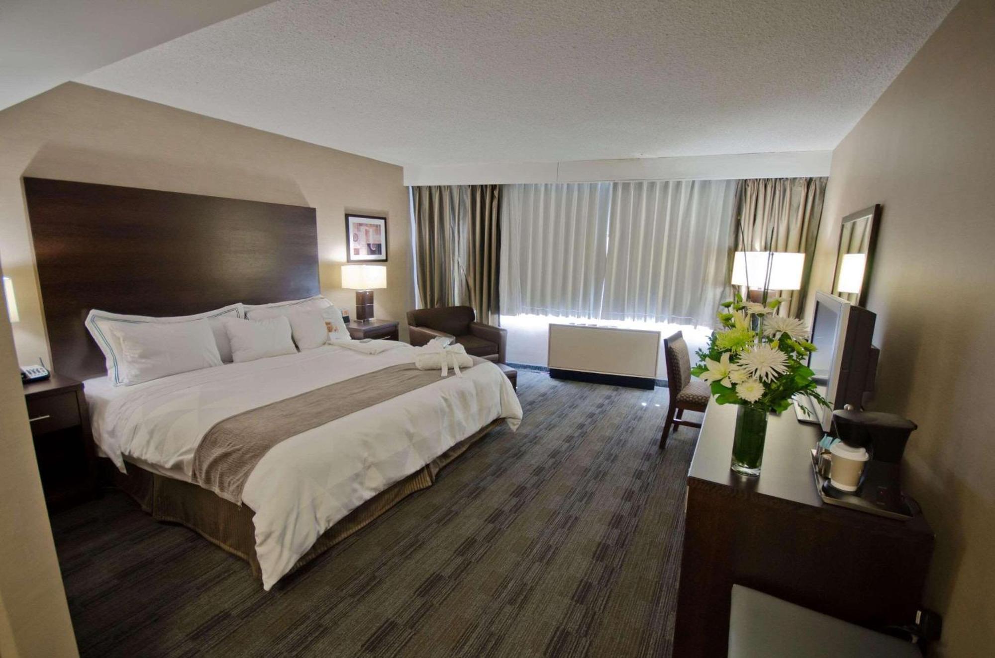 Radisson Hotel Winnipeg Downtown Exterior photo