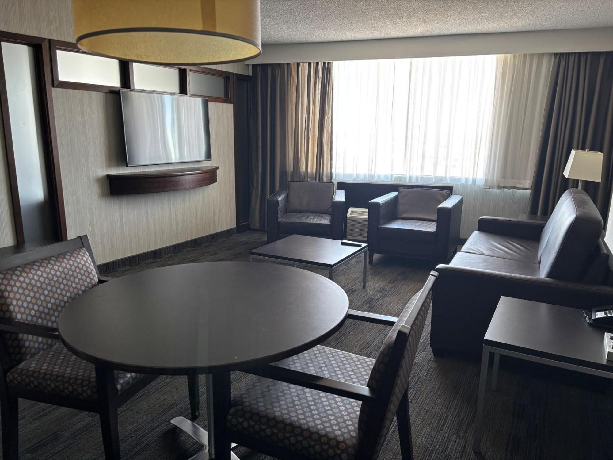 Radisson Hotel Winnipeg Downtown Exterior photo